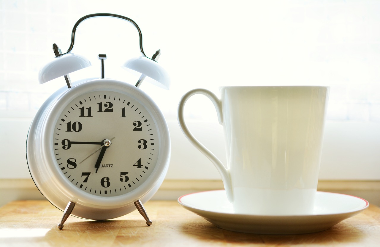 alarm clock, cup, morning-2116007.jpg